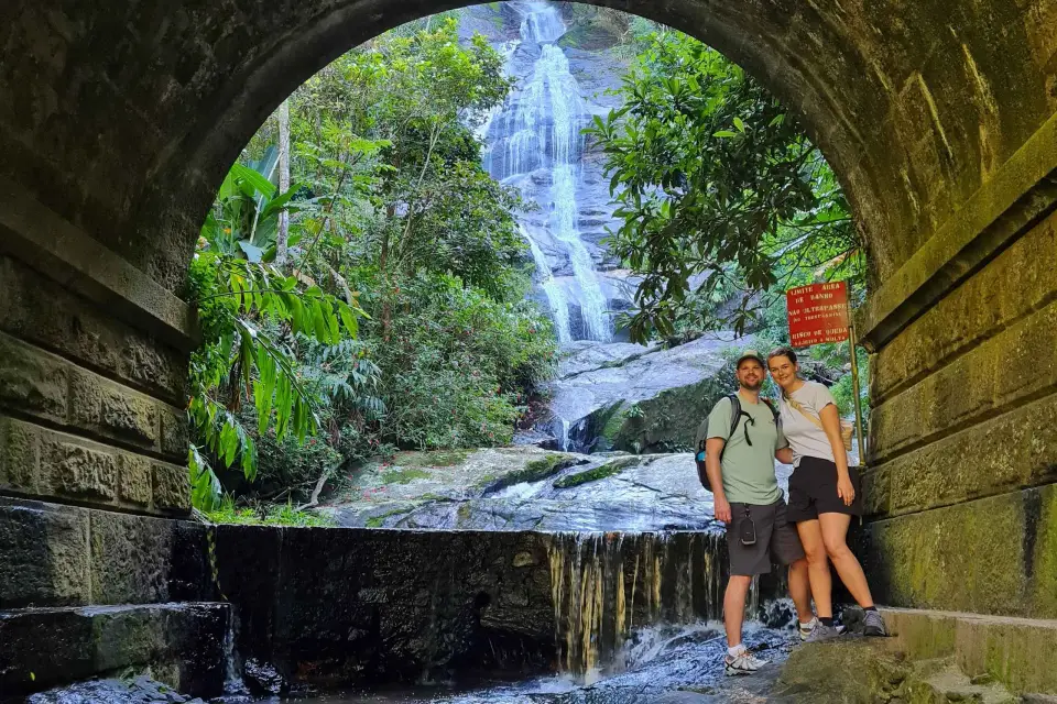 Selva Tropical de Tijuca - Aventura por Cascadas y Cuevas