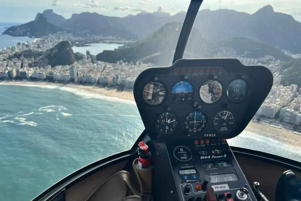Tour privado en helicóptero con transporte opcional