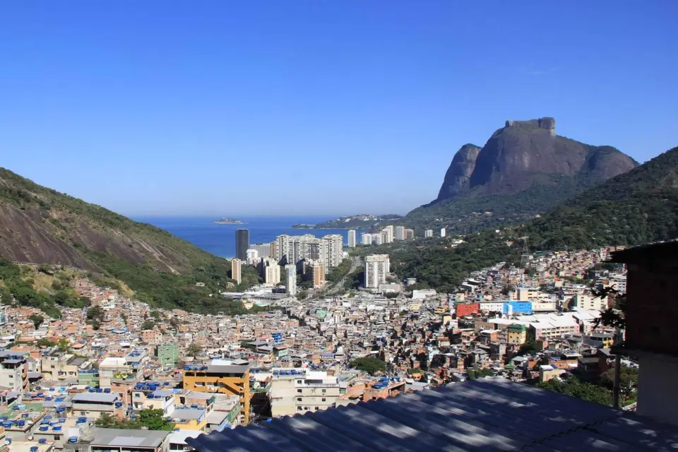 Río: Visita guiada a la favela de Rocinha con historias de la comunidad