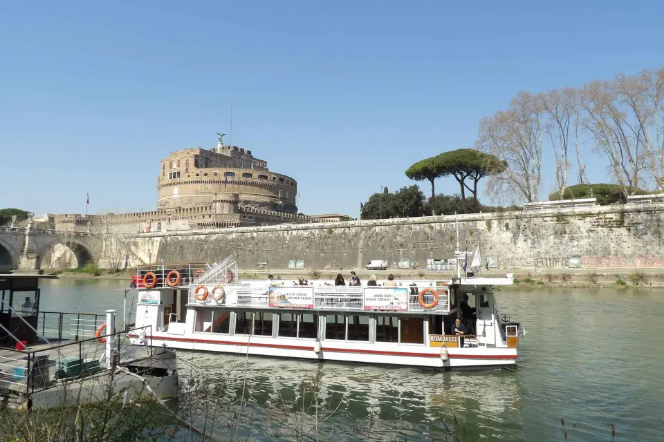 Roma: Billete Combo Castillo de Sant'Angelo y Paseo en Barco Fluvial