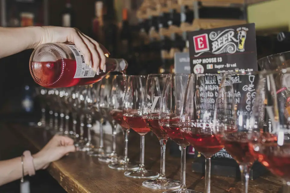 Roma: Cata de vinos en el Trastevere con maridaje y helado