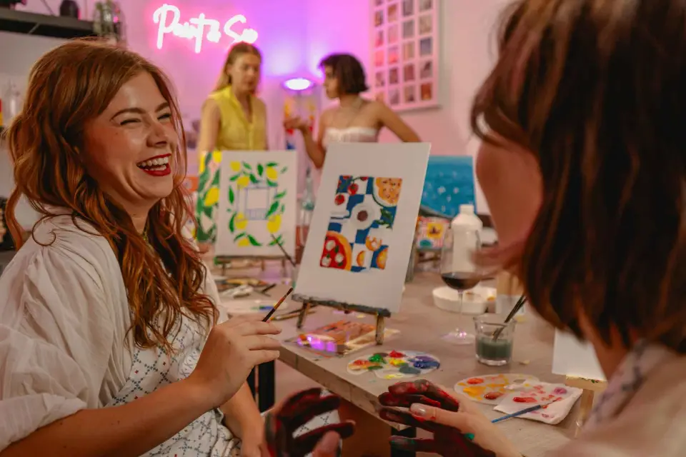 Roma: Clase de arte en grupo reducido con vino