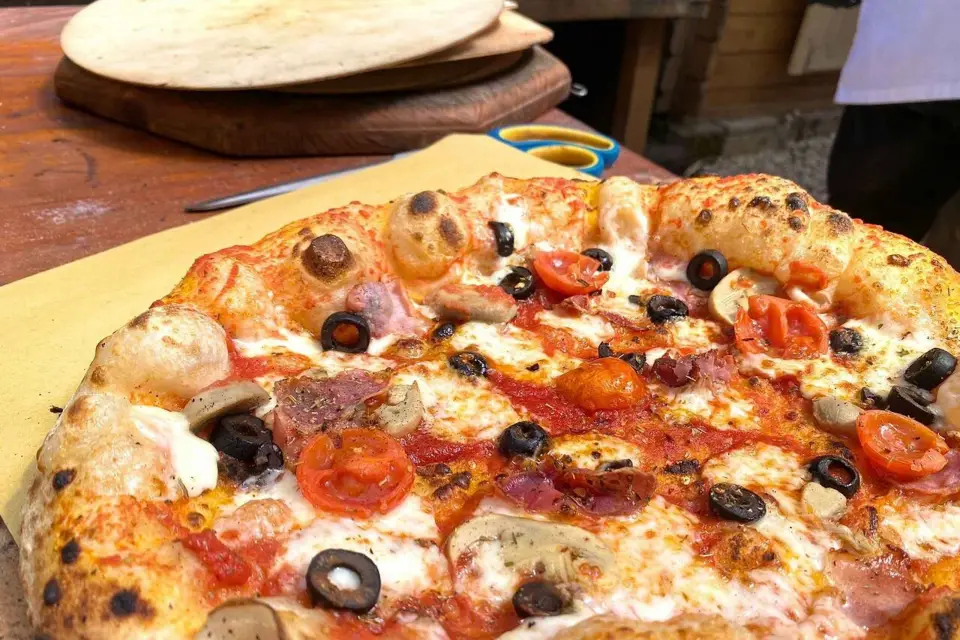 Roma: clase de cocina de pizza y pasta con vino