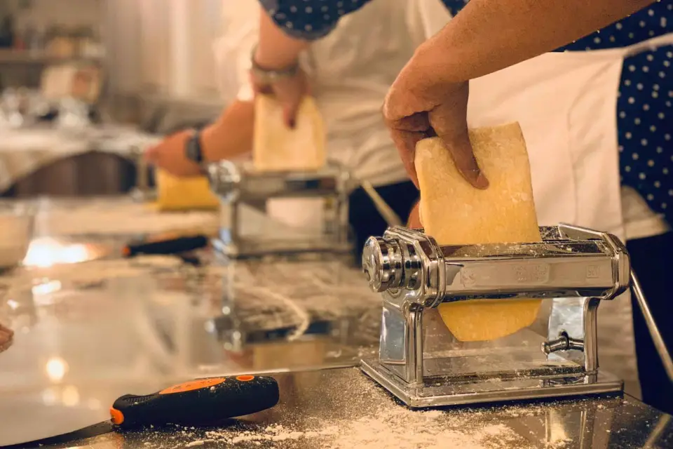 Roma: Clase de Elaboración de Pasta Fresca y Tiramisú con Vino Fino