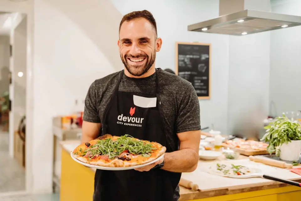 Roma: Clase de elaboración de pizza tradicional con helado y bebidas
