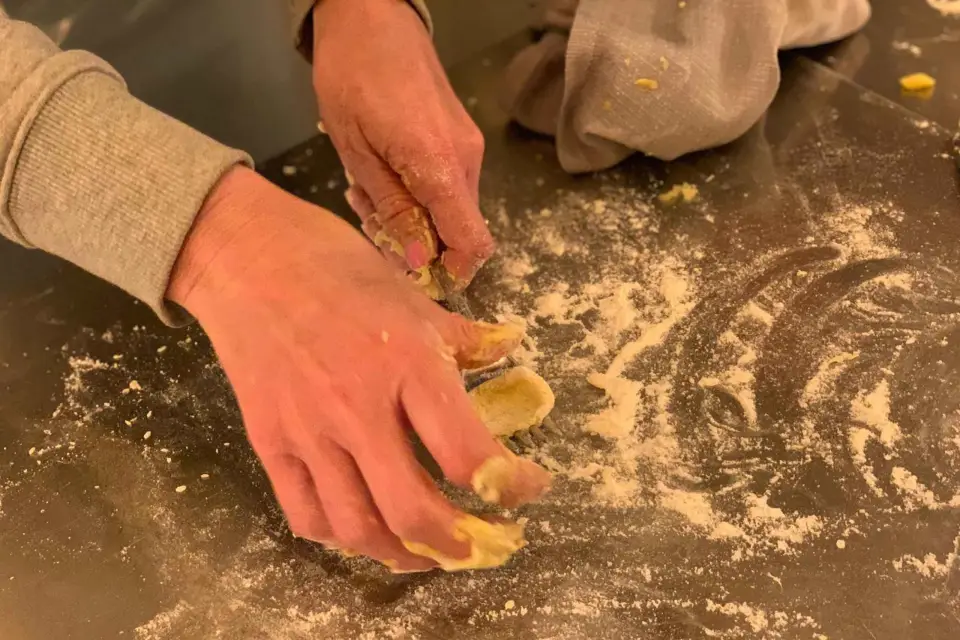 Roma: Clase de Pasta y Tiramisú con Vino Fino junto al Vaticano