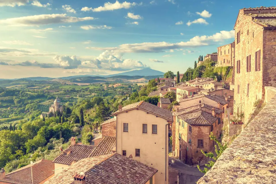 Desde Roma: Colinas de la Toscana, Cata de Vinos y Almuerzo en Montepulciano