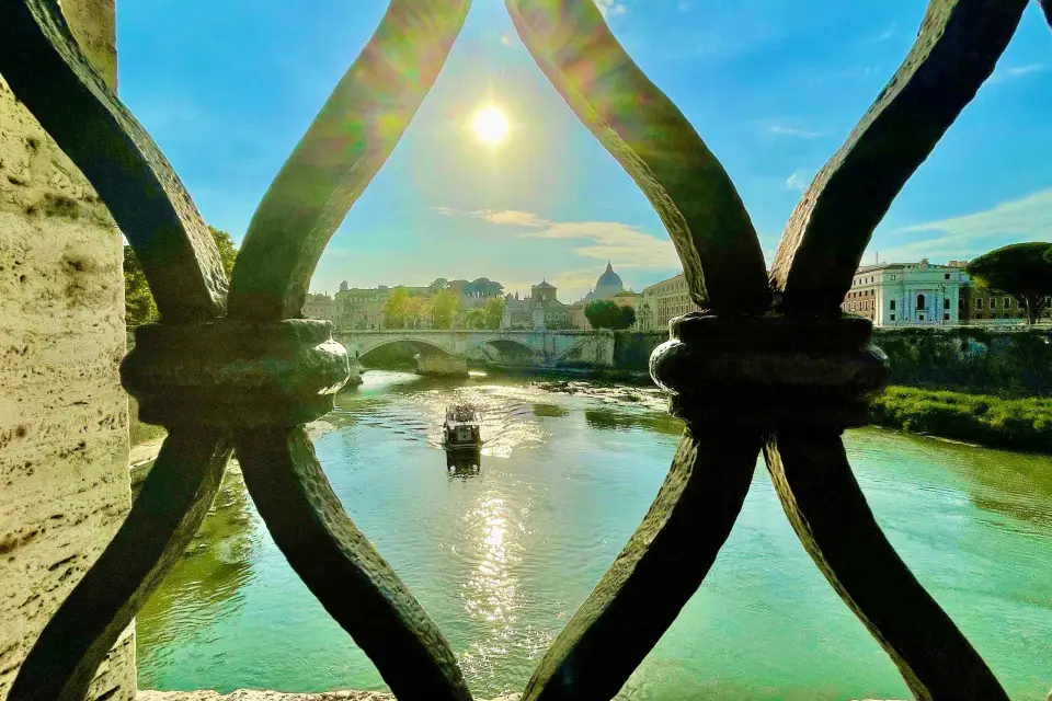 Roma: Degustación gastronómica con maridaje de vinos y crucero por el Tíber