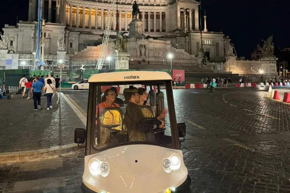 Roma: Excursión nocturna en carrito de golf