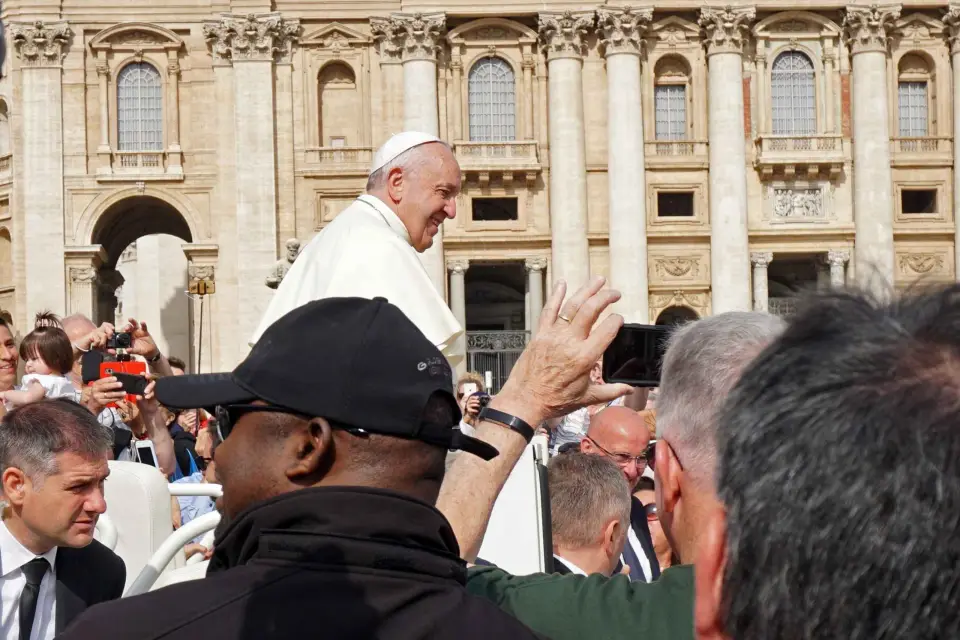 Roma: Experiencia de la Audiencia Papal con el Papa Francisco