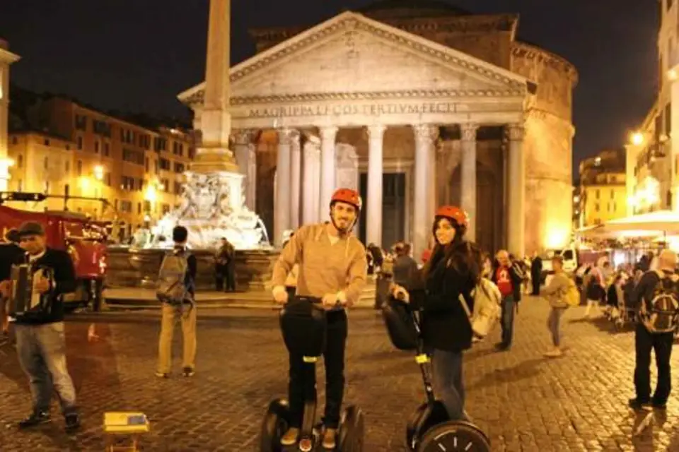 Roma de Noche tour en Segway