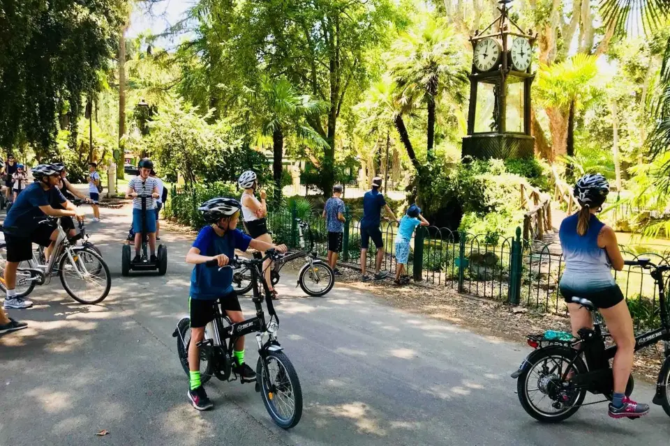 Roma: Roma oculta Experiencia en bicicleta eléctrica con comida callejera