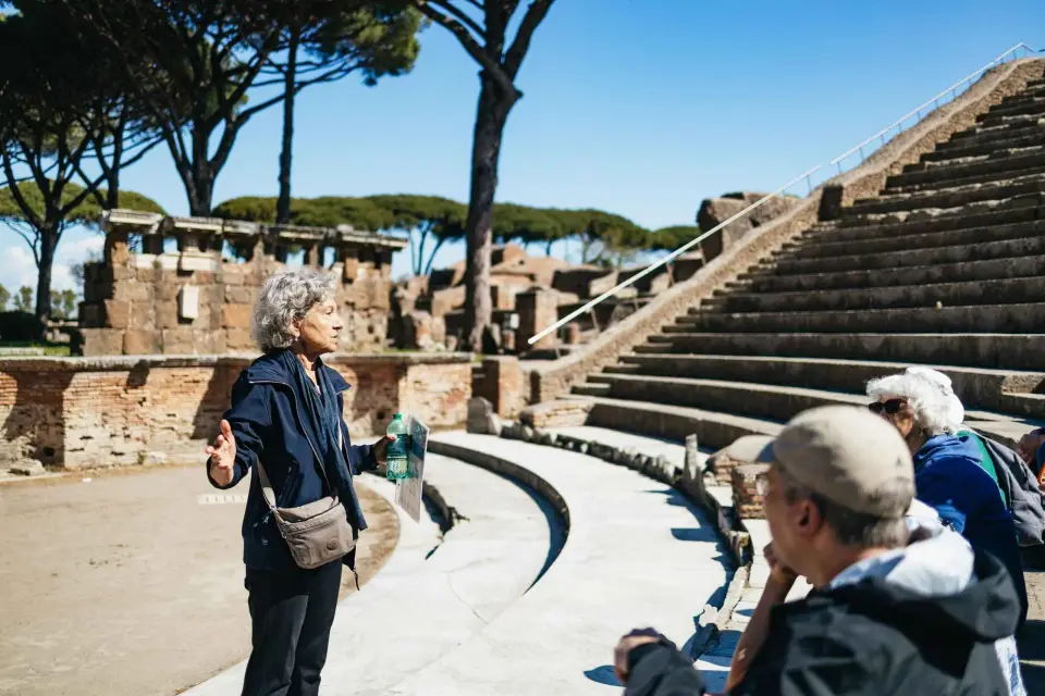 Desde Roma: Ostia Antica Excursión guiada de medio día en tren