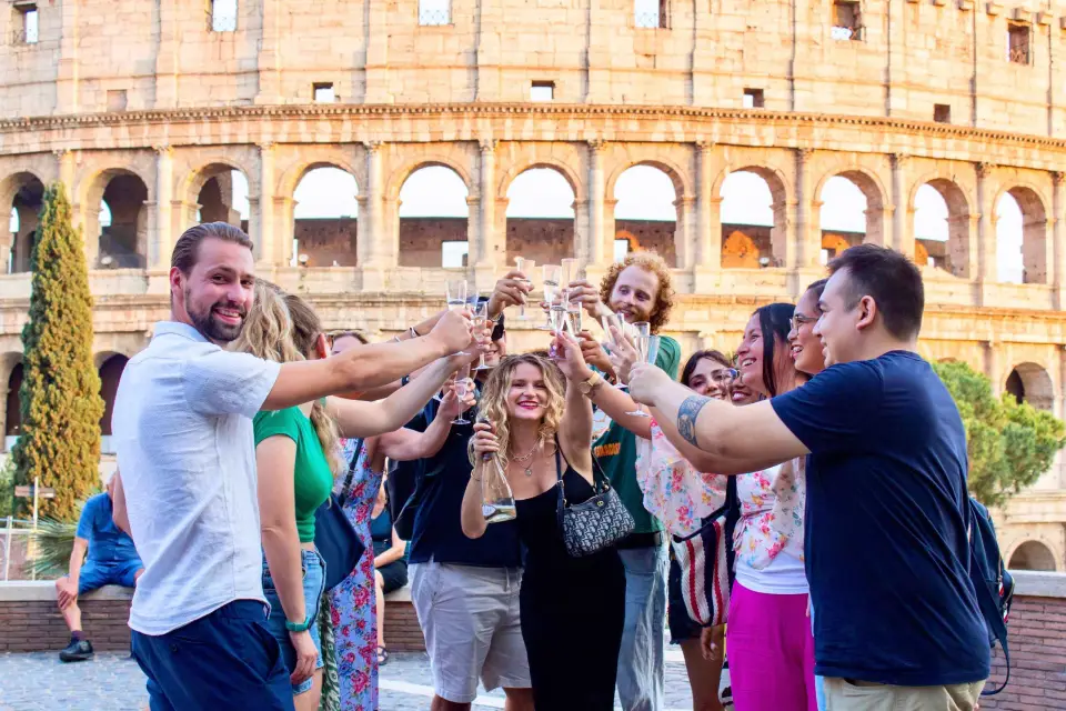 Roma: Pub Crawl con Guía y Bebidas Incluidas