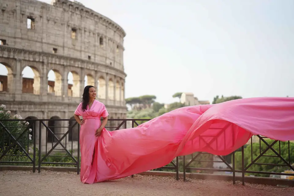 Roma: Sesión de fotos profesional con vestido de vuelo