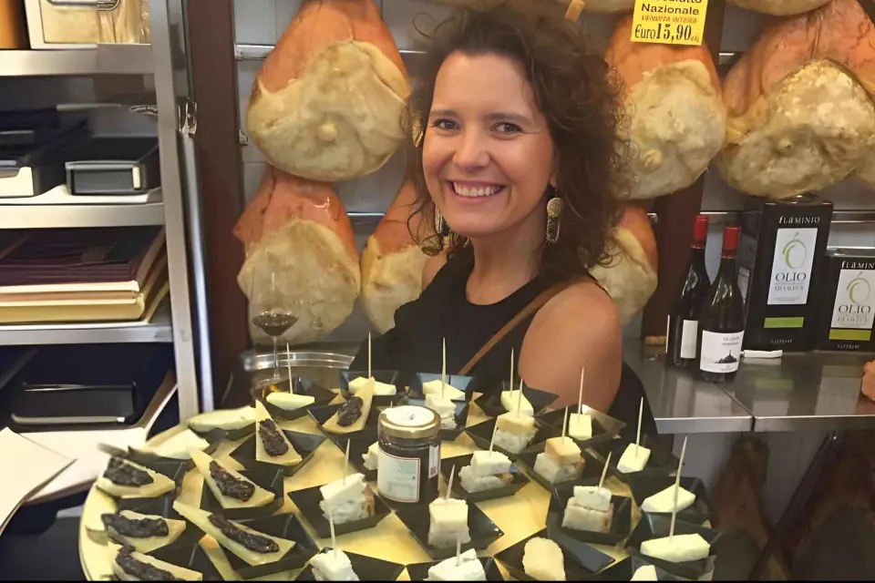 Roma: Tour gastrónomico con comida ilimitada y vino Barolo