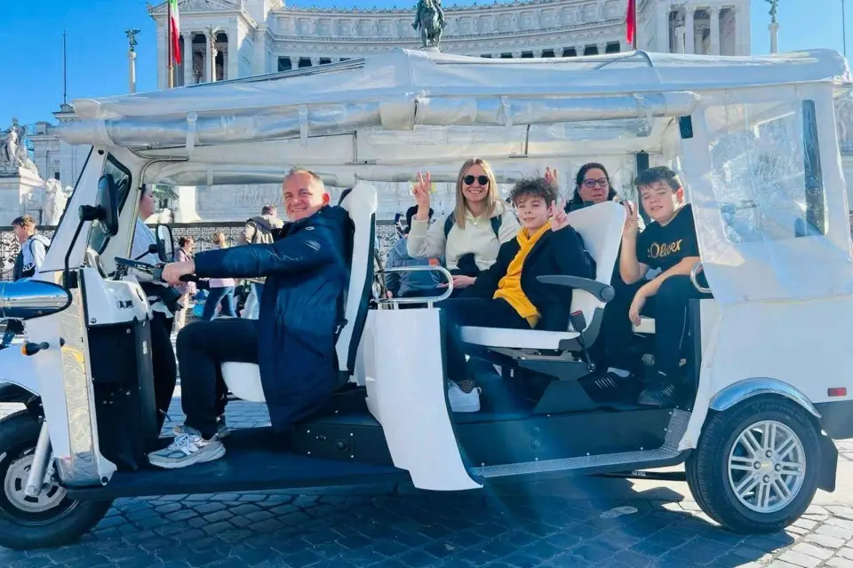 Roma: tour guiado en tuk-tuk de 3 horas por el centro de la ciudad
