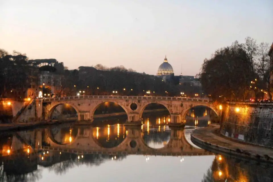 Roma: Tour nocturno VIP privado en carrito de golf - Bajo las estrella