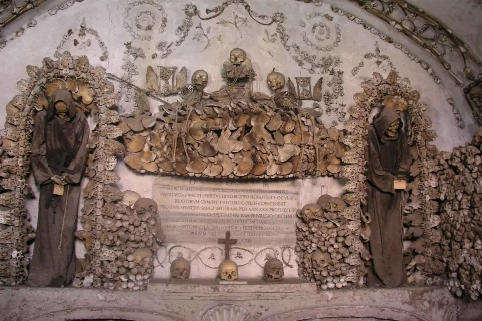 Roma: Tour a pie por la Cripta de los Capuchinos y el Centro Oscuro