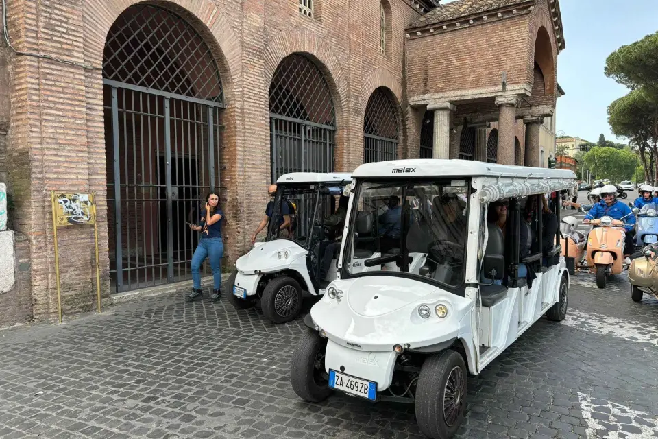 Roma: Tour privado en carro de golf para familias