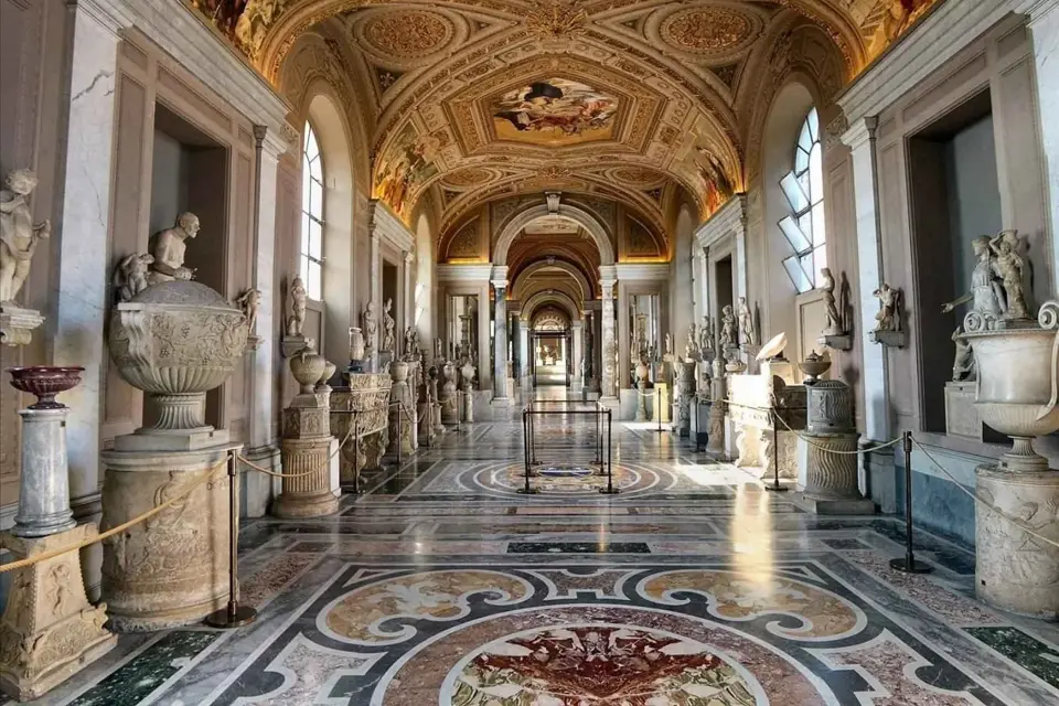 Tour privado exclusivo del MUSEO VATICANO,CAPILLA&S.BASILICA