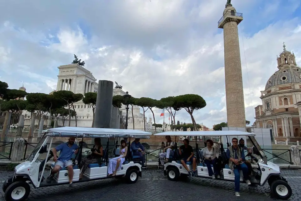Roma: tour privado personalizable de 3 h en carrito de golf