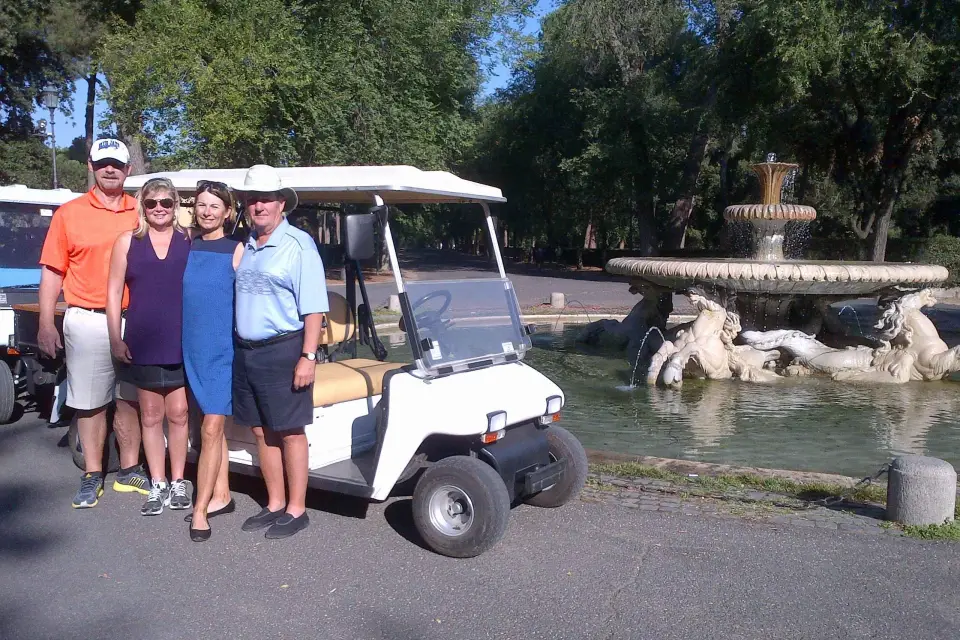 Roma: tour privado vespertino de 4 h en carrito de golf