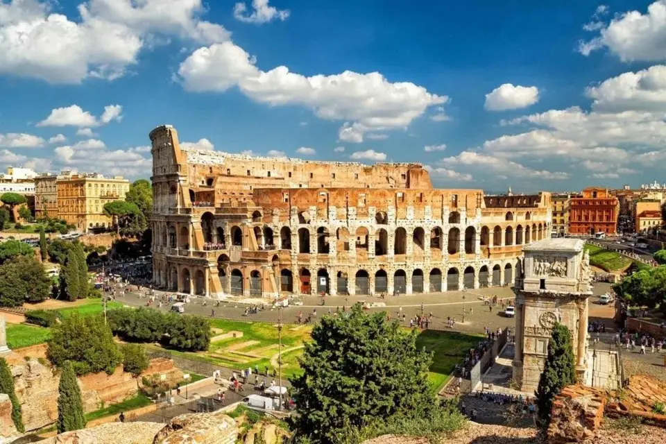 Roma: Visita Exprés VIP al Coliseo con Entrada Rápida