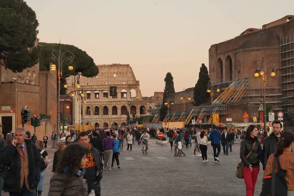 Roma: Visita exterior del Coliseo, el Foro Romano y el Mercado de Traj