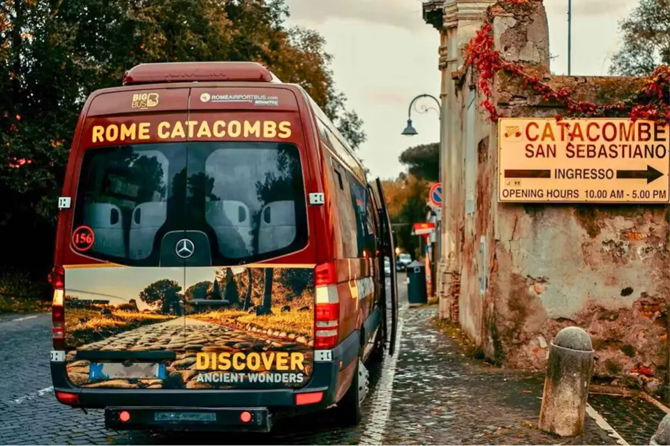 Roma: Visita guiada a las Catacumbas con ticket de acceso y traslado