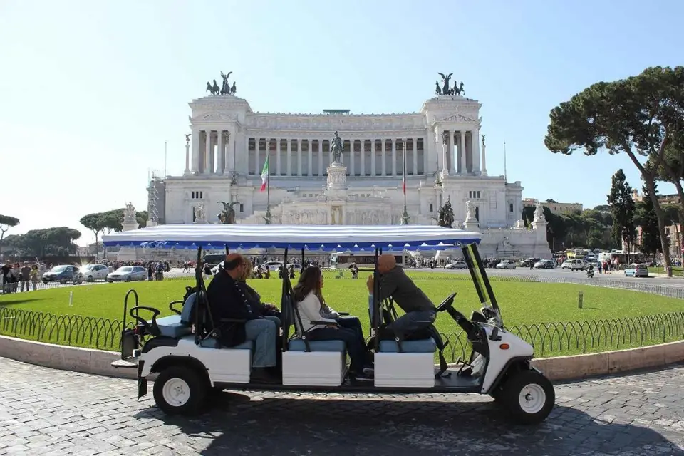 Roma: Visita guiada privada en carro de golf por lo más destacado de la ciudad