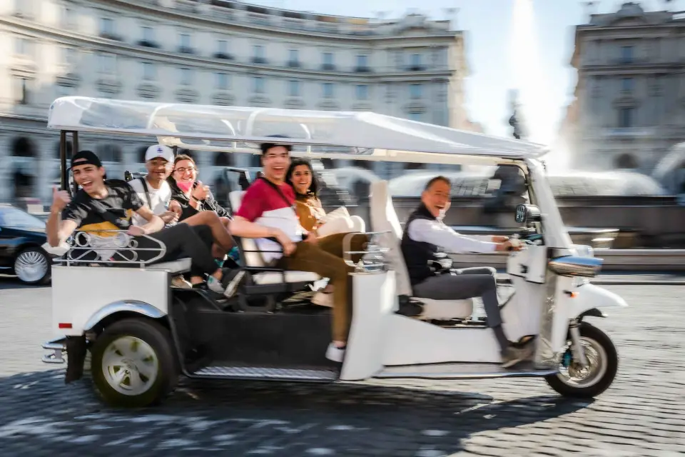 Roma: Visita Privada de la Ciudad en Tuk Tuk Eléctrico