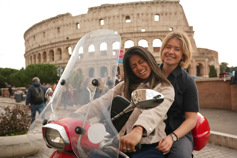 Roma: Visita en Vespa con paradas gastronómicas - Todo en Uno