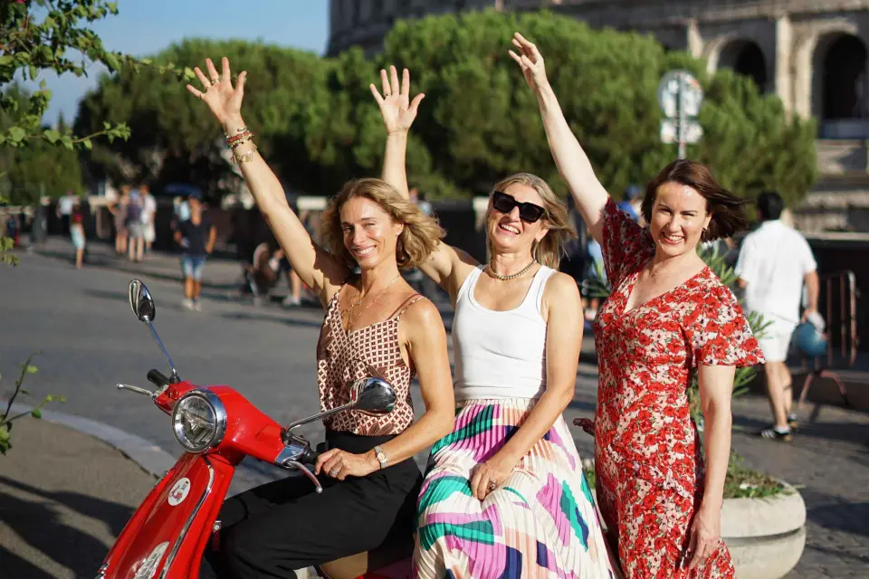 Roma: Visita en Vespa con sesión de fotos profesional