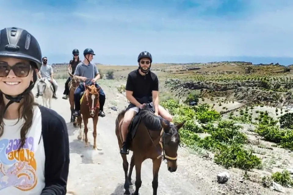 Akrotiri Excursión de un día con guía a caballo a una playa