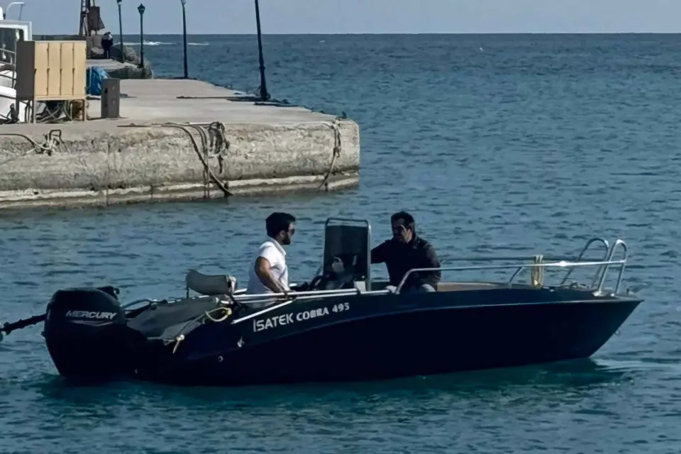 Alquiler de barcos (con tripulación) Cobra 5.0