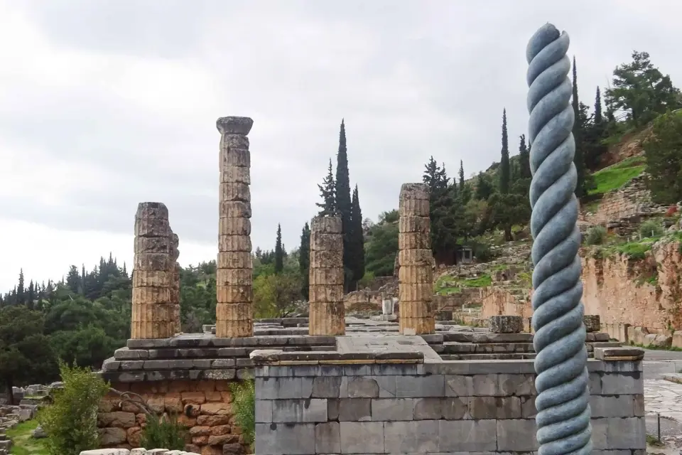 Desde Atenas: tour de 2 días a Delfos con hotel 4 estrellas
