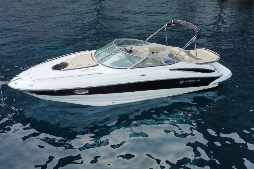 Santorini: Barco privado de lujo con comida y bebida
