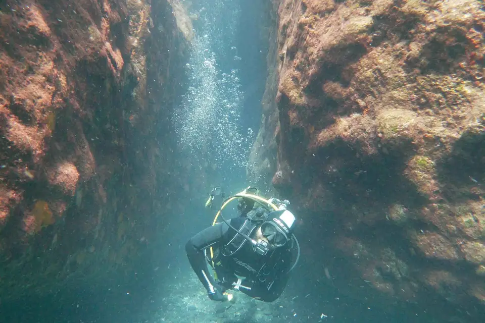 Buceo en la Caldera Volcánica de Santorini