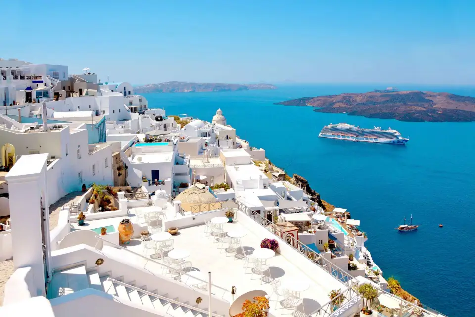Caldera de Santorini: Crucero al atardecer con cena