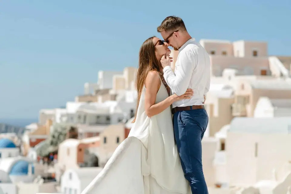 Captura los Recuerdos de tu Propuesta de Matrimonio: Sesión de fotos en Oia