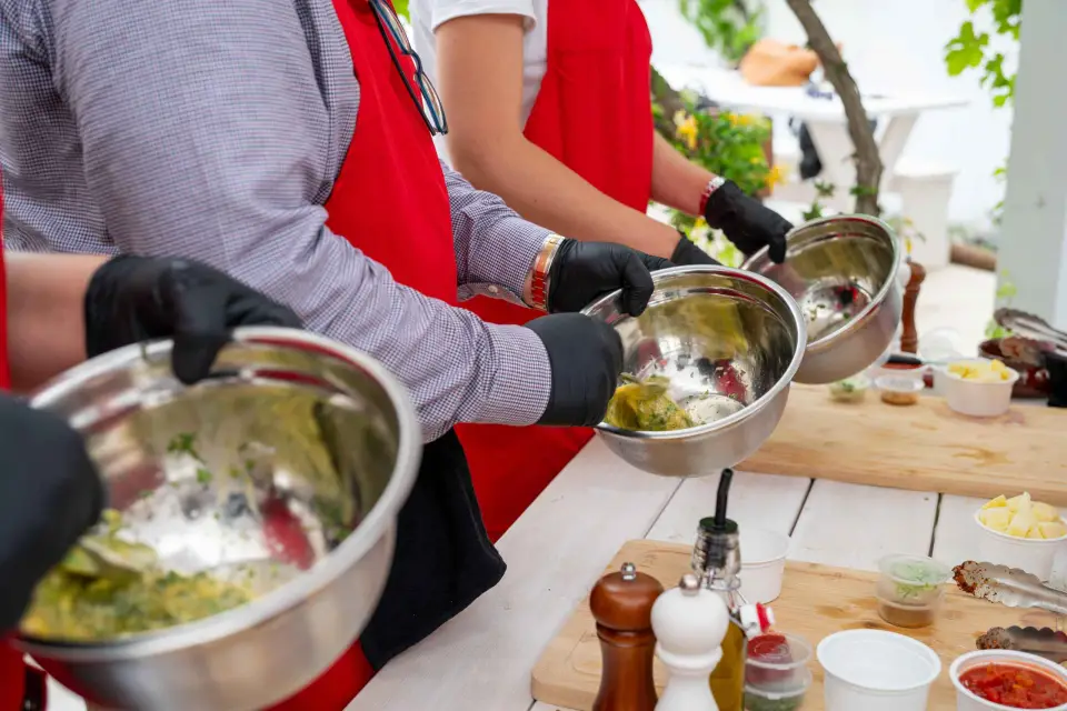 Santorini: Clase de cocina con almuerzo y cata de vinos
