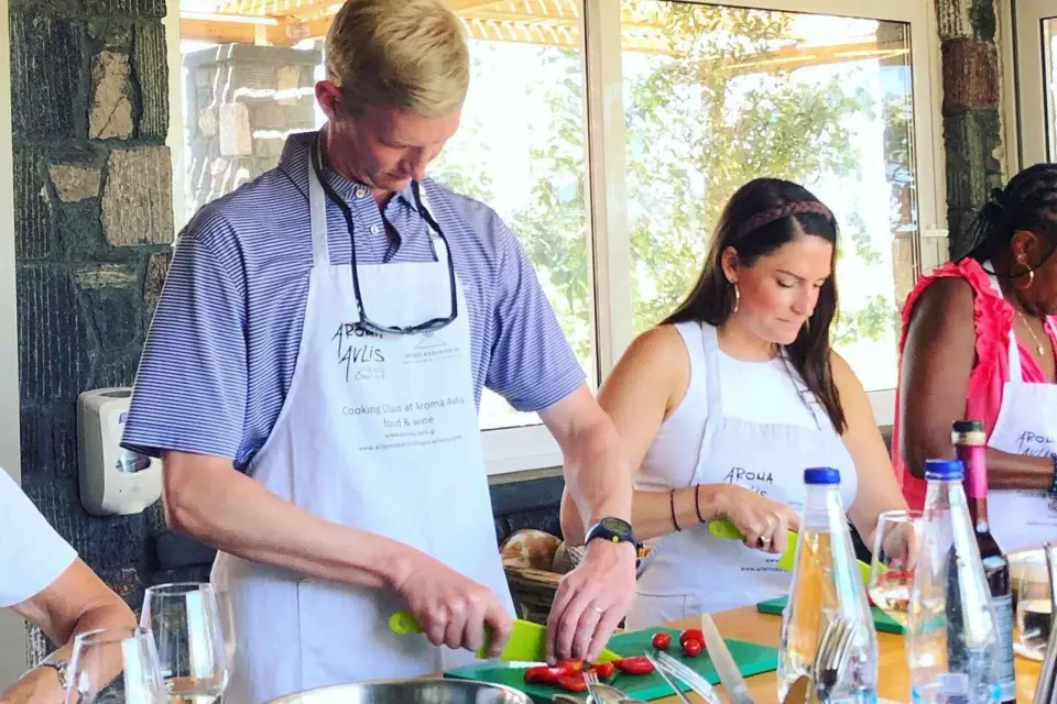 Santorini: Clase de cocina griega con cata de vinos