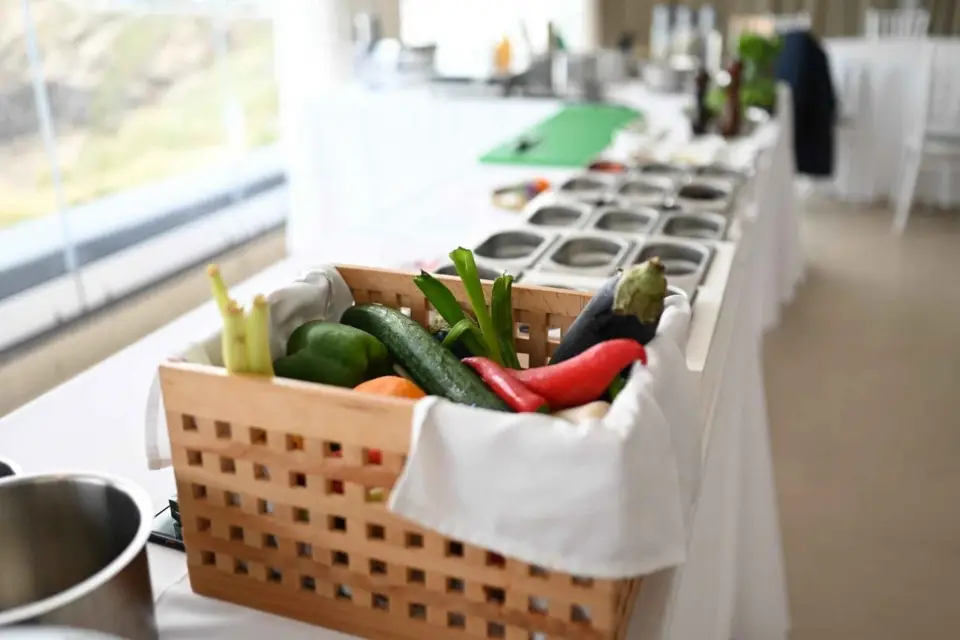 Santorini: Clases de Cocina Vegana con Comida Completa y Vino