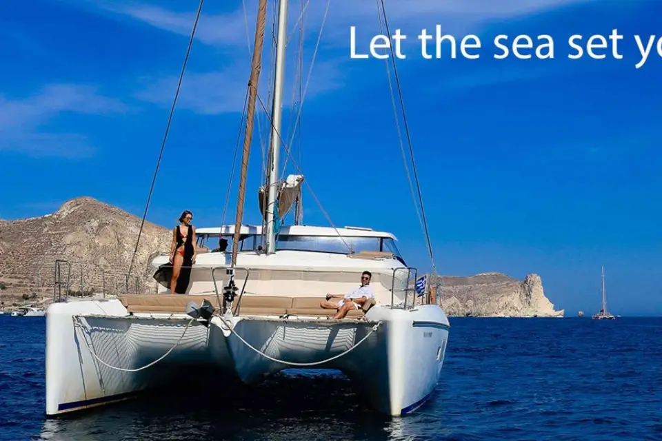 Santorini: Crucero privado de un día con almuerzo griego completo