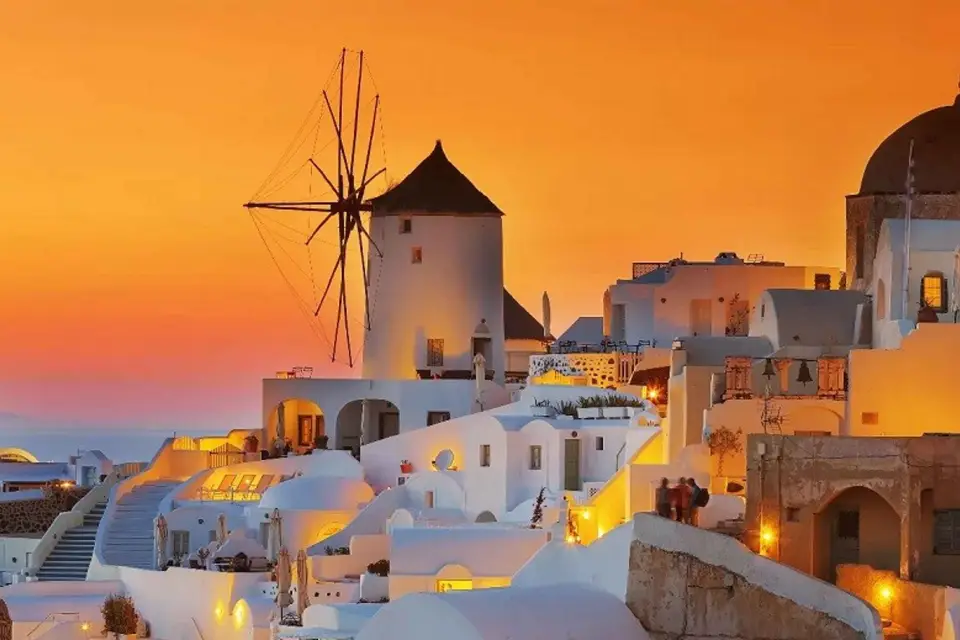Descubre Santorini con una Excursión Privada de Lujo de 5 Horas