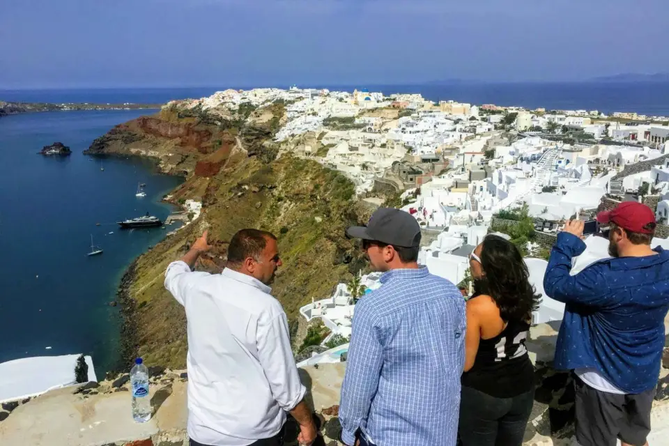 Santorini: Excursión en grupo reducido por los lugares de interés con guía local