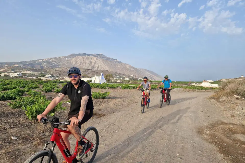 Santorini: Ruta en bicicleta eléctrica por la región vinícola