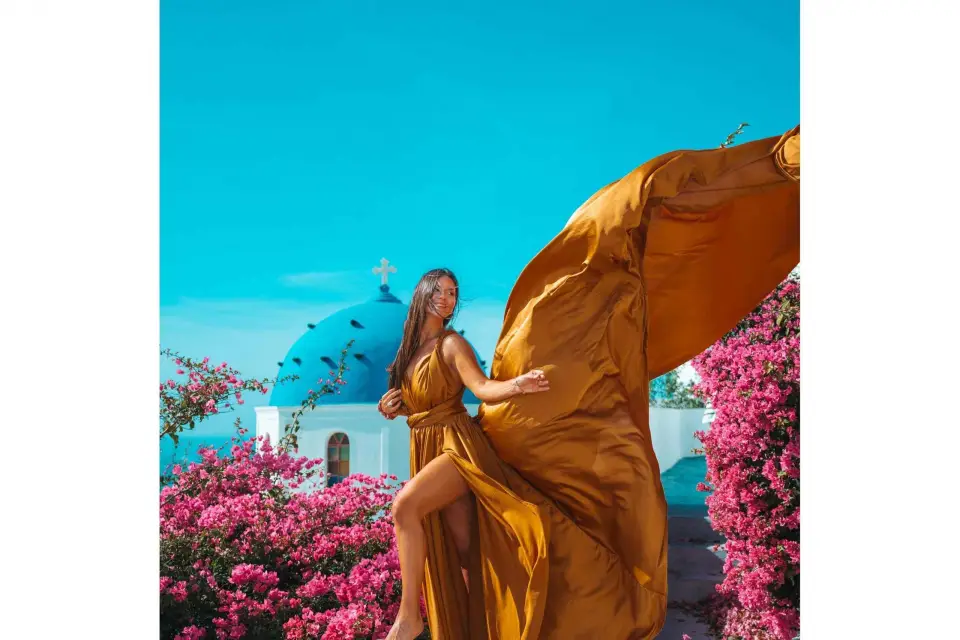 Santorini: Sesión fotográfica de 1 hora con vestido volador
