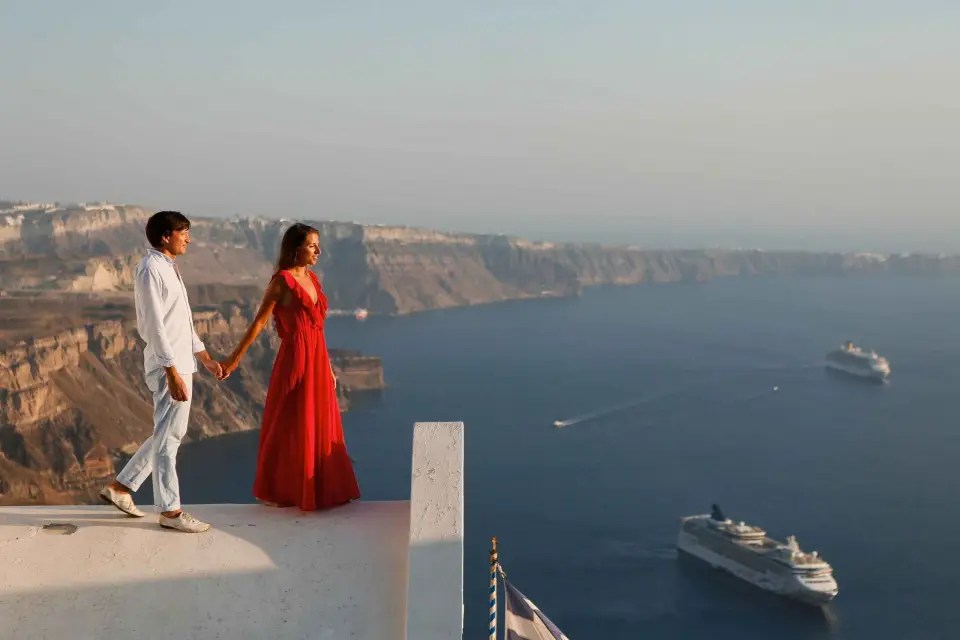 Santorini: Sesión fotográfica al atardecer con un fotógrafo personal